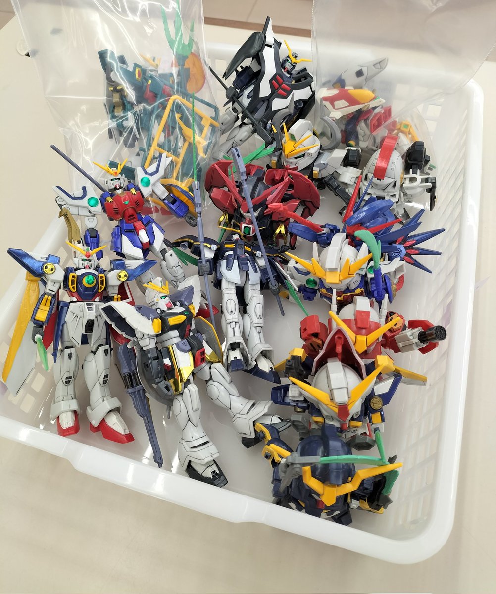 ガンダムWの旧1/144やGジェネSD組立済み品をお売りいただきました