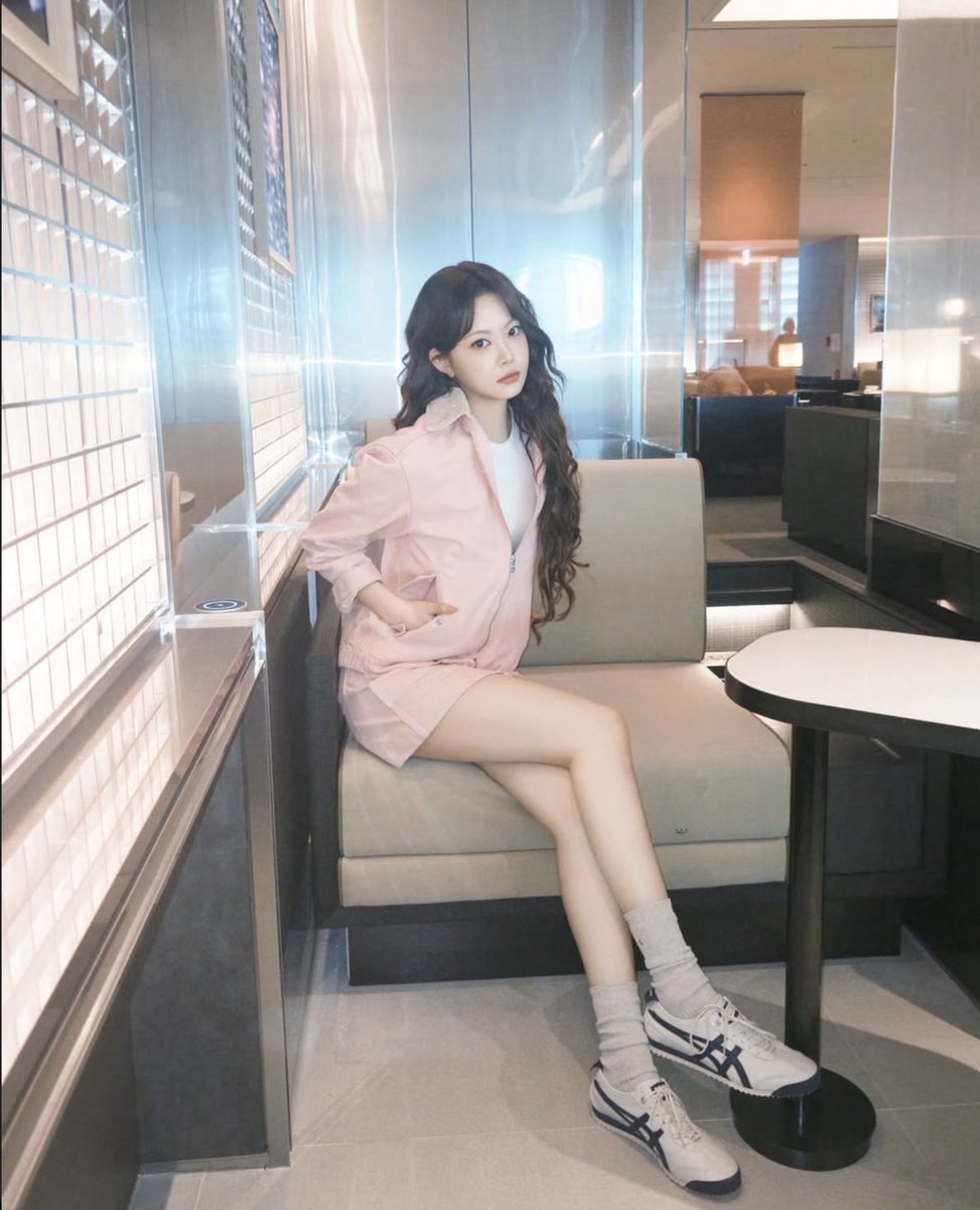 Eunchae instagram update

#EUNCHAExONITSUKATIGER
#HONGEUNCHAE #홍은채 
#LE_SSERAFIM #르세라핌 
<a href="/OnitsukaTiger/">onitsukatiger</a>