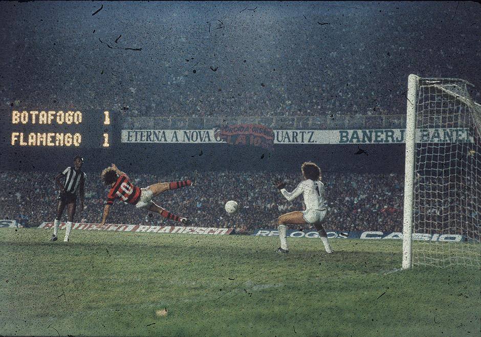 svilarino's tweet photo. Zico en Maracana. https://t.co/dICt05Gmux