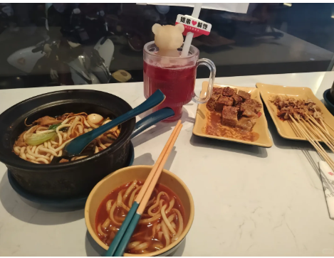 haruhika000's tweet photo. 一起约漂亮饭 https://t.co/06p5NPNyrk