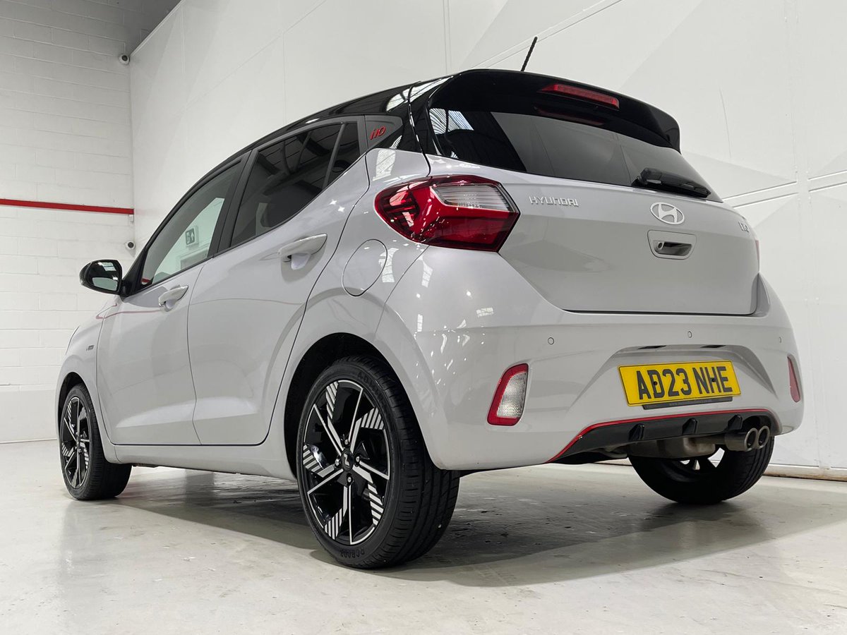 Hyundai i10 T-Gdi N Line in Lumen Grey 
Interior Features: heated front seats, Apple CarPlay, wireless phone charger 
Exterior Features: Hyundai N-Line sports styling, reverse camera, privacy glass
🚗 <a href="/Hyundai_Global/">Hyundai Worldwide</a> 
💻 motorlinedirect.co.uk/used-hyundai-i…
#Hyundaii10 #MotorlineDirect