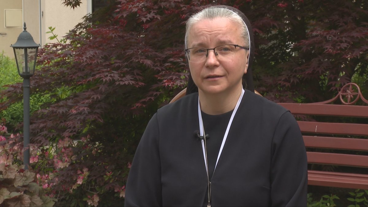 PueblodeDiostve's tweet image. Tras 4 años de invasión en #Ucrania, viajamos a Przemyśl #Polonia para ver cómo la solidaridad vence a la indiferencia.
🕊️ PRZEMYŚL, PUENTE DE PAZ CON UCRANIA
📅 Domingo 1/3/26
⏰ 11:30h (peninsular)
📺 En la @la2_tve @rtve @rtveplay @tveint_europa 
@MediosConfer @Confepiscopal