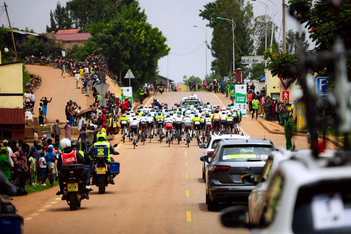 Rwanda_Sports's tweet photo. 🚨The race is on! HUYE-RUSIZI🚴🏿‍♂️🔥

WATCH LIVE: 
https://t.co/NoczG1K73g

 #RwandaSports #TdRwanda2026 https://t.co/5DgDwm4sLk