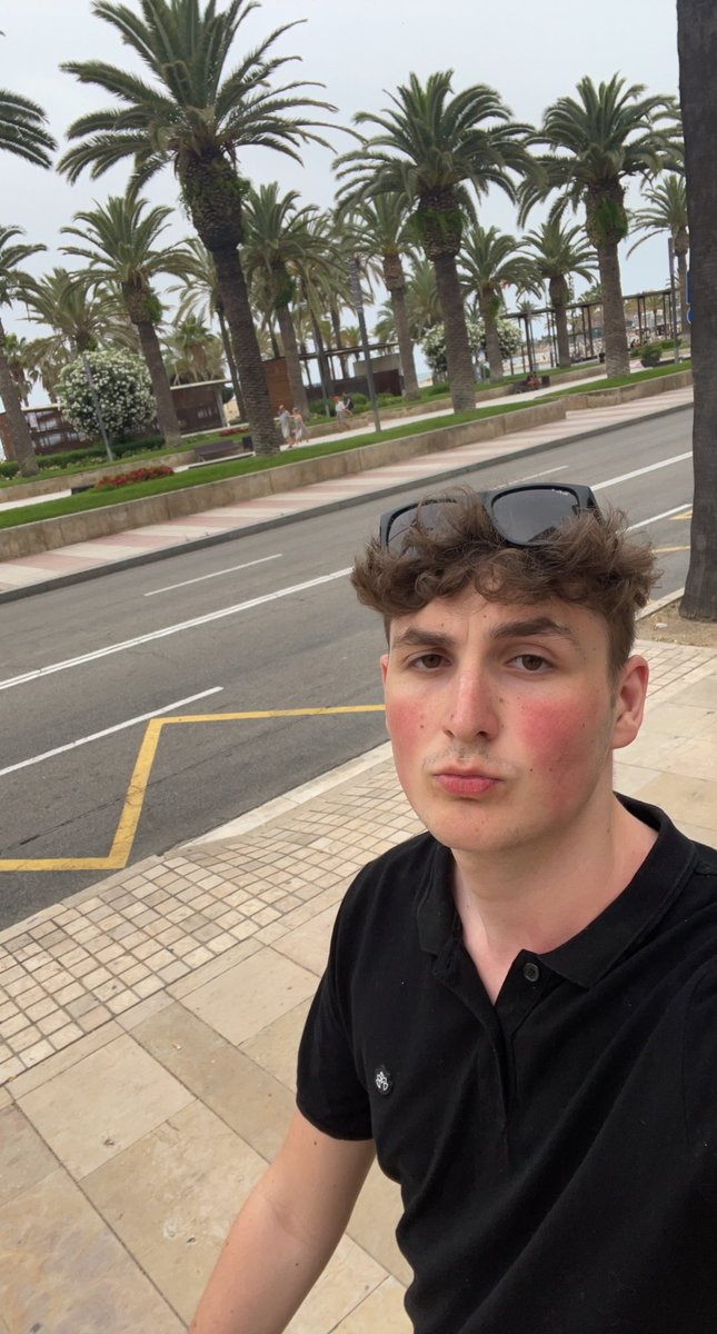 clapster tweet media