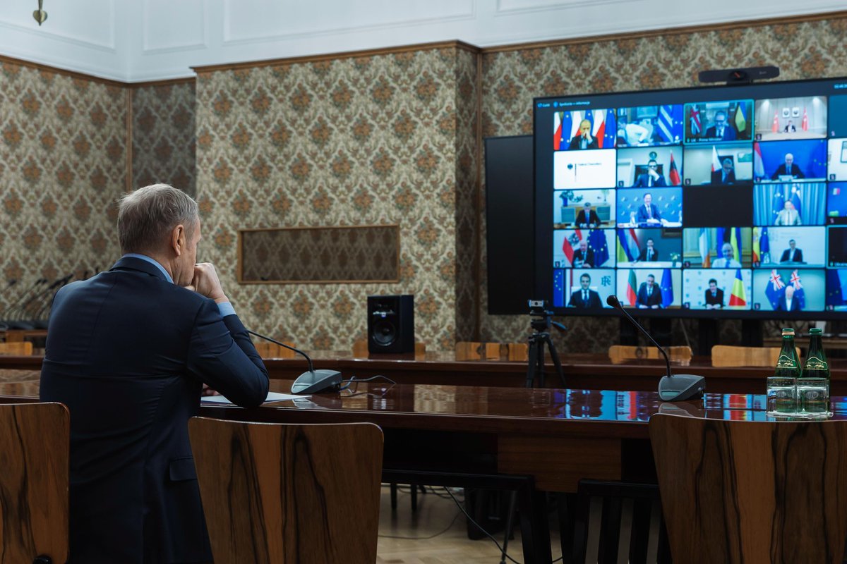 Donald Tusk tweet media