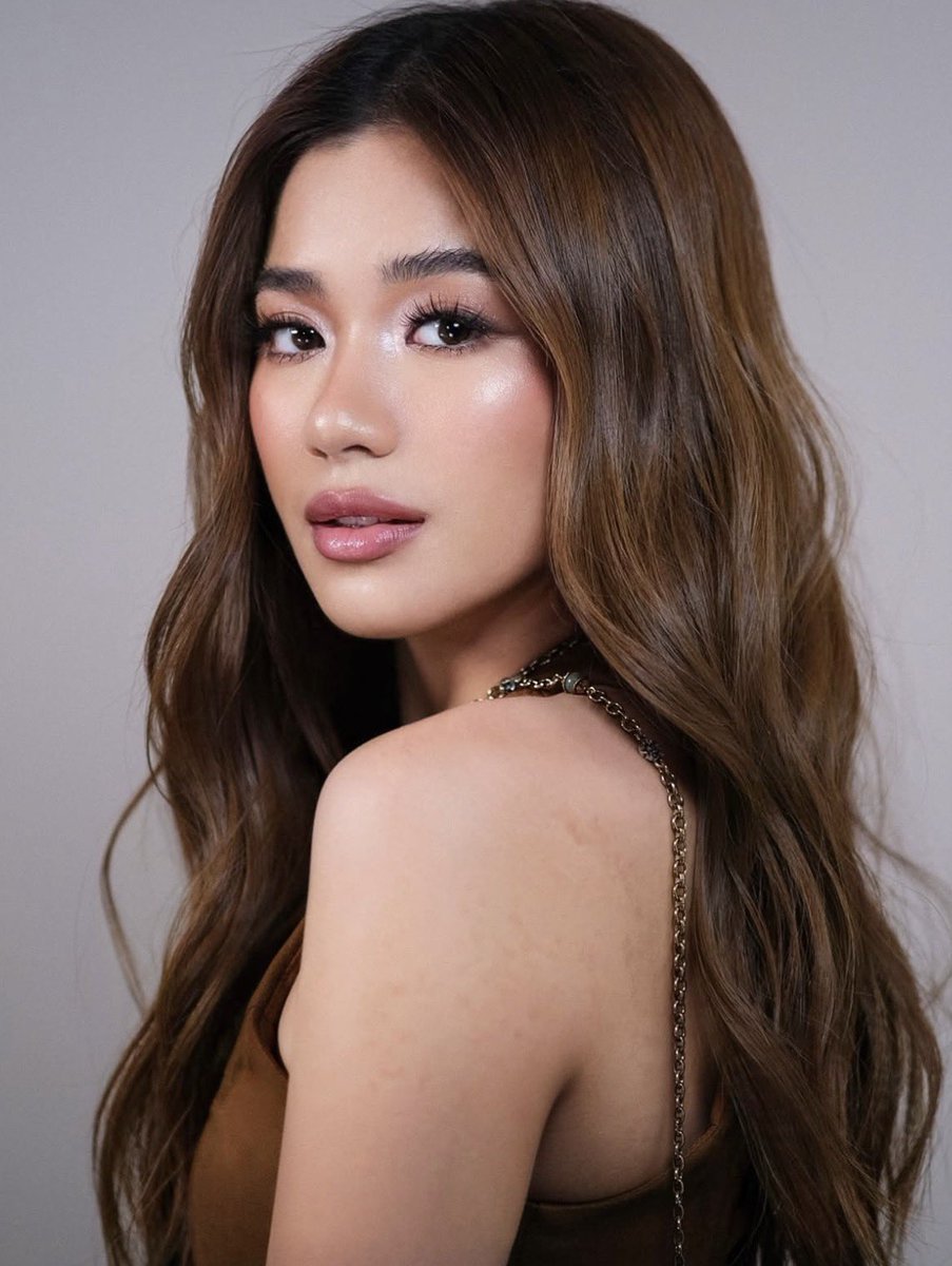BiniAiahOFC's tweet photo. Serving ethereal looks daily 🤎✨

📸 theresa_padin | Instagram

#BINI #BINI_Aiah
@BINI_ph https://t.co/cQrYhc1YCD