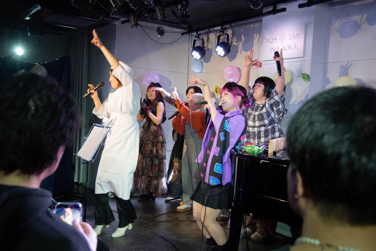 appassiosingers's tweet photo. UP! UP! Party振り返り！

ひとりひとり出てきて歌う
"アパショイントロデュース"の
ひとコマですね。

#アパショシンガーズ https://t.co/7fXO6C6pSW