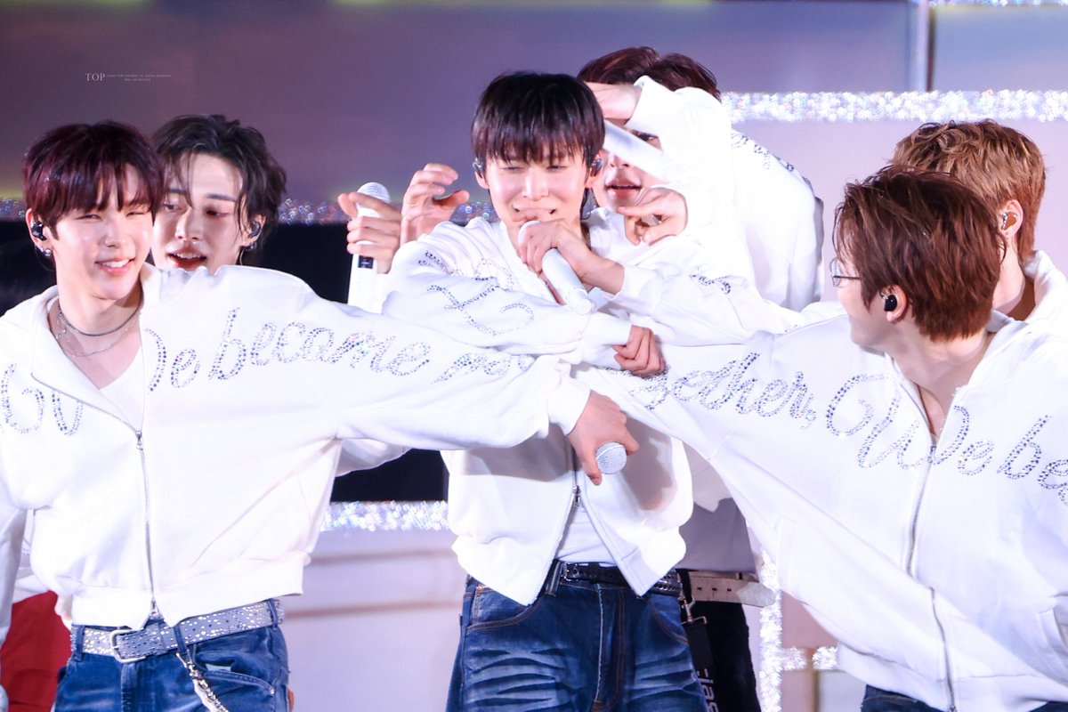 𝗧𝗢𝗣 tweet media