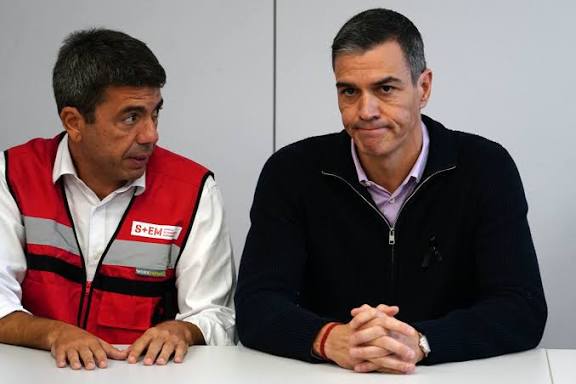 Carlos Mazón es un bobo incompetente.

Pedro Sánchez, es un psicópata.

Si juntas a un bobo y un psicópata a resolver una catástrofe, el resultado nunca podrá ser bueno.

De momenro, solo ha pagado el bobo.

Y qué pasa con el psicópata?

Si necesitas ayuda para entenderlo, pídela