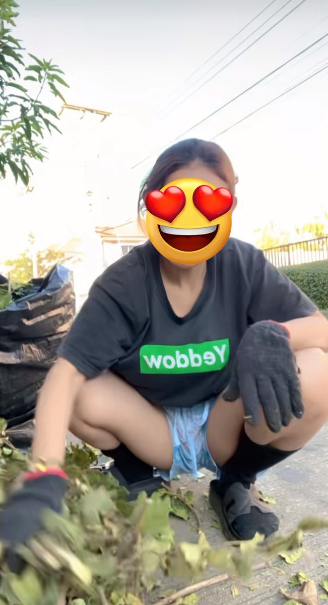 กระจู๋ ในรูจิ๋ม 💦 โชว์เมียเสียวๆ tweet media