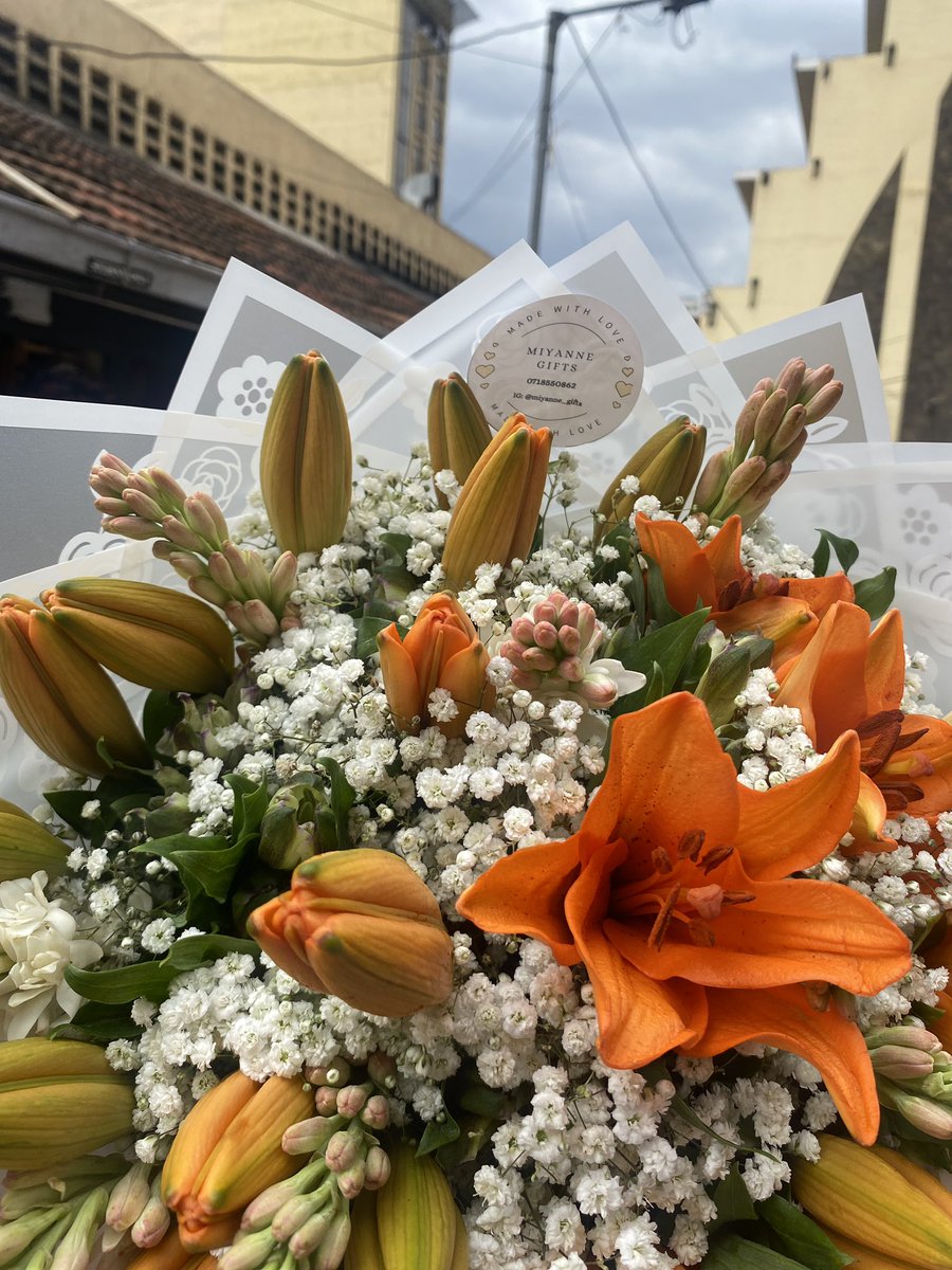 Fun fact: Asiatic orange lilies have no fragrance, which makes them perfect for gifting to people who love bold flowers but are sensitive to strong scents. ✨😊

Get them from us. WhatsApp or call 0718550862