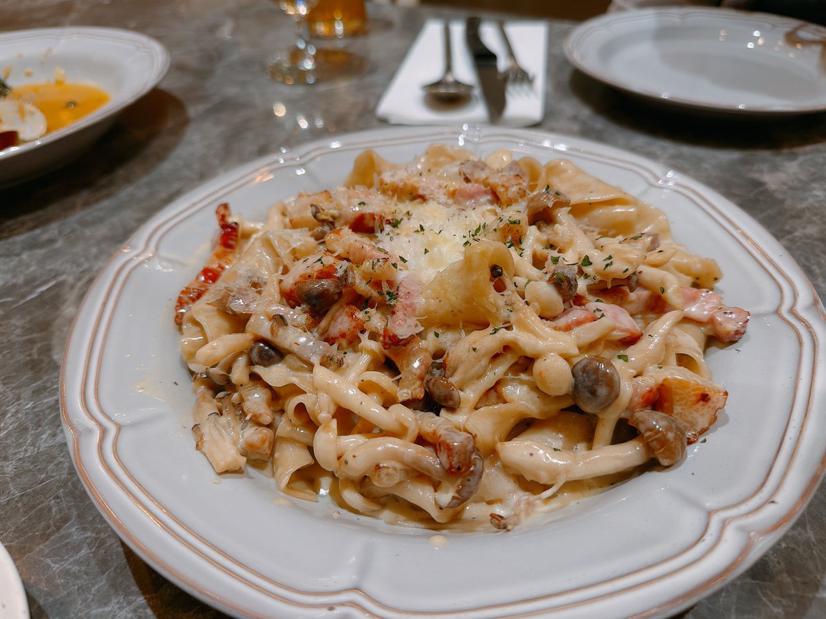 𝑪𝒊𝒏𝒅𝒚 𝑳. tweet media