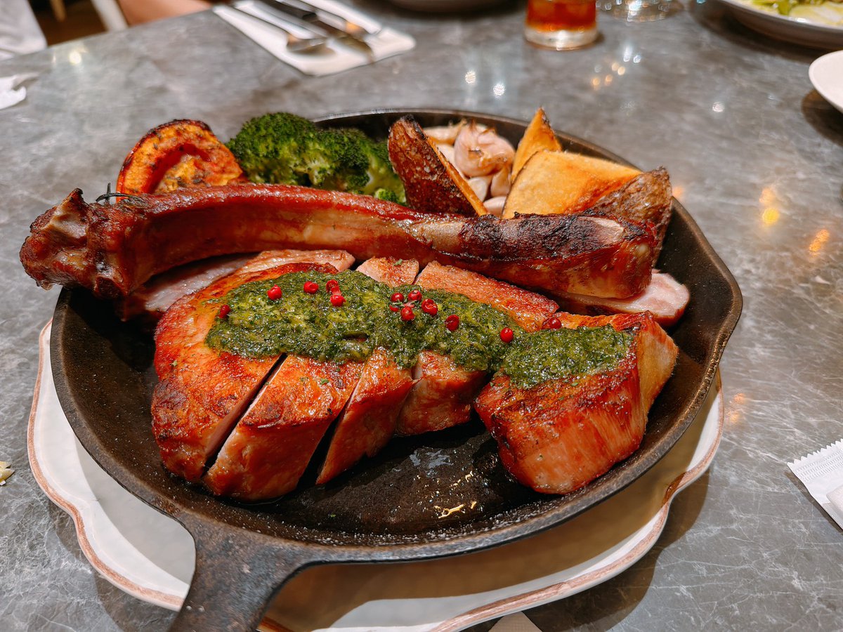 𝑪𝒊𝒏𝒅𝒚 𝑳. tweet media