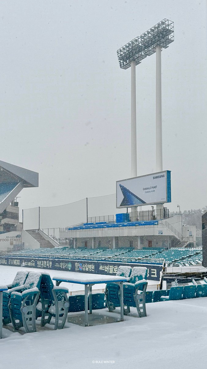 푸른겨울💙 tweet media