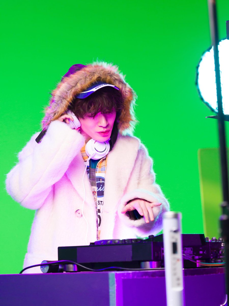 📸 オフショット ✨ 新曲 「オドロウゼ！」 撮影のひとコマ👍 現場の