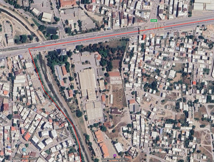 yamankaya's tweet image. ⭕ #Bursa'da 66 dönüm daha ticarete açılıyor!

➖ Ankara yolundaki ET-BA Kombina Et Tesisi arazisi de ranta kurban ediliyor! 👇 

➖ Bir holding patronunun isteğiyle kentin ana ulaşım aksı Ankara Yolu'nun dibine, 100 bin metrekarenin üzerinde inşaat alanı; 250 civarında konut,