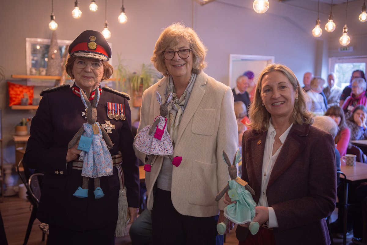 WiltsLieutenant's tweet photo. It was a pleasure to present the King’s Award for Voluntary Service to Wiltshire Scrapstore, Bowden Hill  yesterday. With over 80 volunteers the charity is a shining example of creativity, sustainability and community spirit. Do go and visit! @WScrapstore #KAVS 📷Tom Cosgrave https://t.co/kdsZx0wMxQ