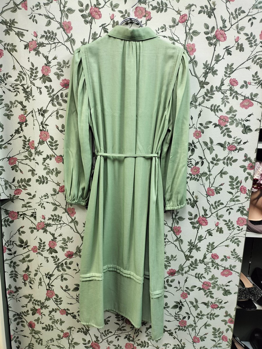 closetyumemiru's tweet photo. 春色ワンピースたくさん入荷し���ます🌿🌸

1枚でワンピースとしてはもちろん、暖かくなったら羽織りとしても着られるのが嬉しいポイント🤭✨

これからの季節に向けていかがでしょうか！リユース商品のため1点ものになります。 https://t.co/V8Bwwt74Z9