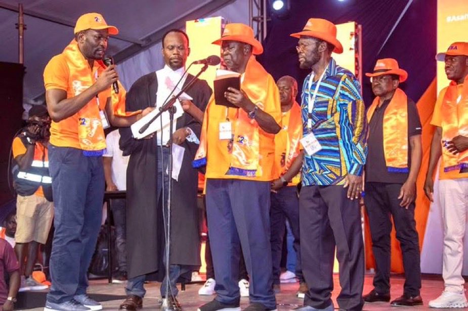 ArchOtieno's tweet photo. So Sifuna actually swore Oburu in then turned around and alleged that Oburu is in office illegally! https://t.co/9nmokdF1qL