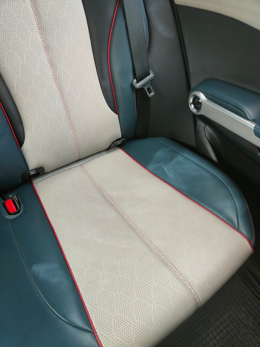 อันนี้ grab car สงสัยเจ้าของรถเด้อ ส่วนรถชั้นยังรอด แต่ก็ภาวนาว่าอย่าให้เจอ