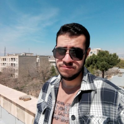 این چپ زاده ب قدری زیبا است که بنده کصم درد گرفت 🤤