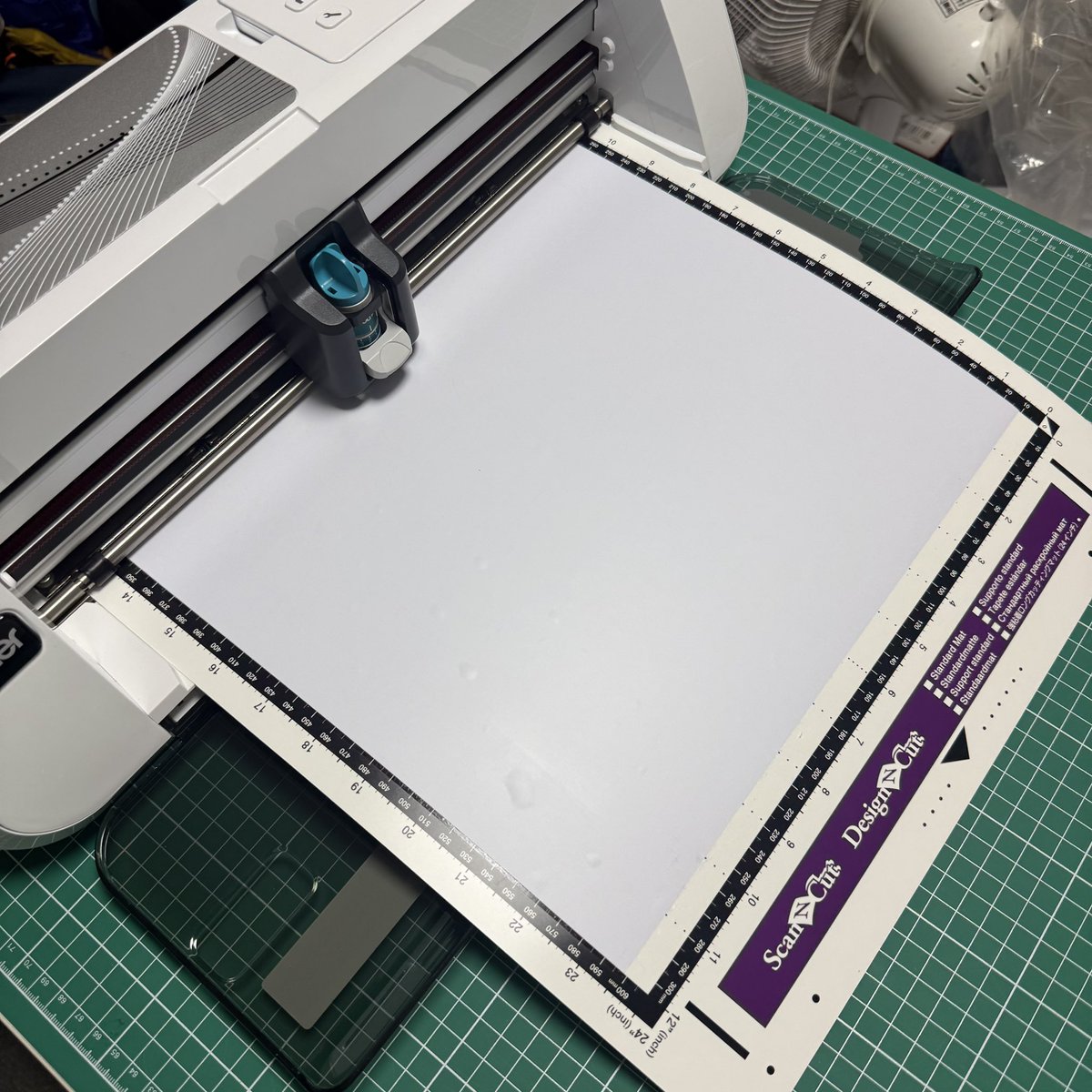 ブラザーのCM300というカッティングマシンを買っちゃいました。Amazon