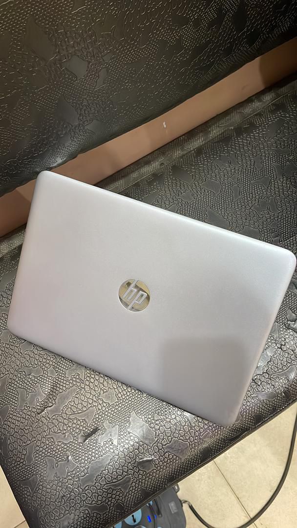 FIREDWIRED_BLOG's tweet photo. Hp 840 G3
256 SSD
8GB RAM
Core I5
Keyboard light 
6th Generation
13inchs

270k