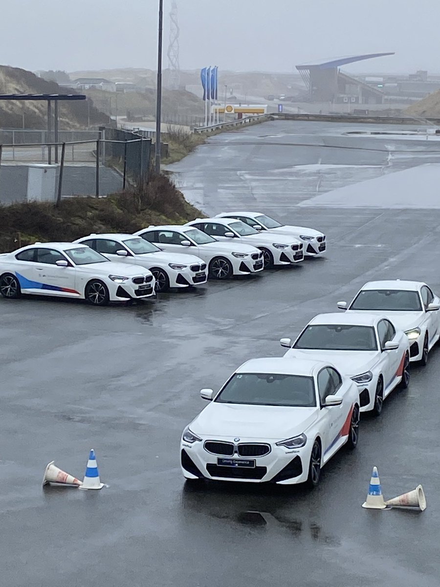 Brantsen's tweet image. Zijn we weer. #slipschooll #Zandvoort #BMWdrivingexperience
