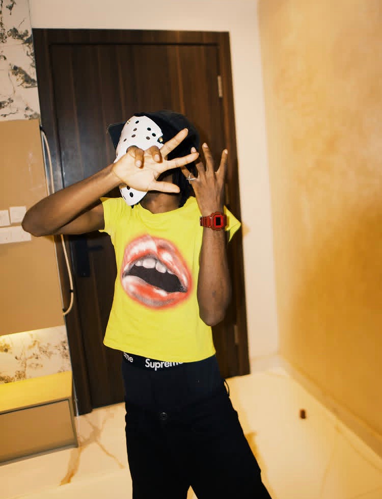 Mowgliboygram's tweet photo. Same Mowalola tee young thug got on, 🐍/😌 https://t.co/EviyNCAe7W