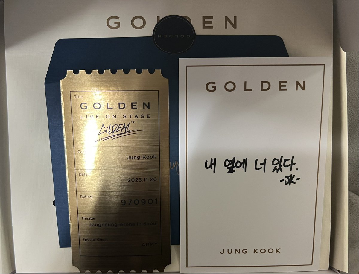 sell_131306's tweet photo. 방탄소년단 정국 쇼케이스 역조공 양도합니다

포카 제외 사진에 있는 모든 구성품
택미포 16.0

양도 받으실 분 디엠 주세요

wts wtb amb amj bts ina clearance sale album suga jimin yoongi namjoon pjm myg seokjin jhope taehyung jungkook v https://t.co/zbrBMcx0ip