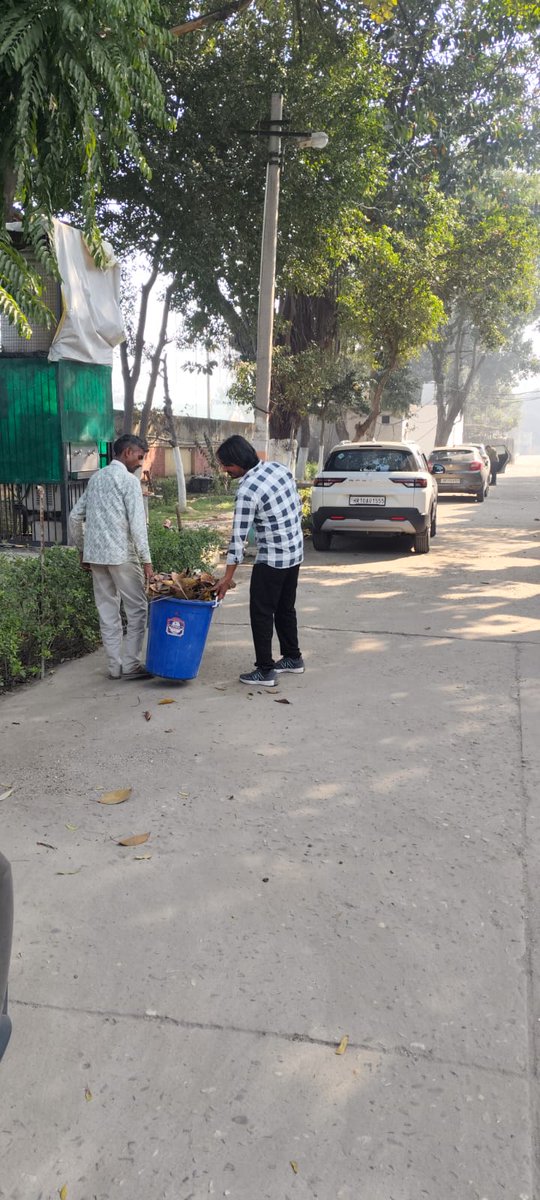 FciKarnal's tweet photo. भारतीय खाद्य निगम, मण्डल कार्यालय, करनाल में "स्वच्छता पखवाड़ा 2026" के अवसर पर स्वच्छता से संबंधित विषयों पर आधारित दिनाँक 23.02.2026 को कार्यालय में सफाई का आयोजन किया गया, जिसमें सभी कर्मचारियों ने बढ़-चढ़कर भाग लिया।@fcinorth_zone @FCIHARYANA https://t.co/2HxUfclKzE