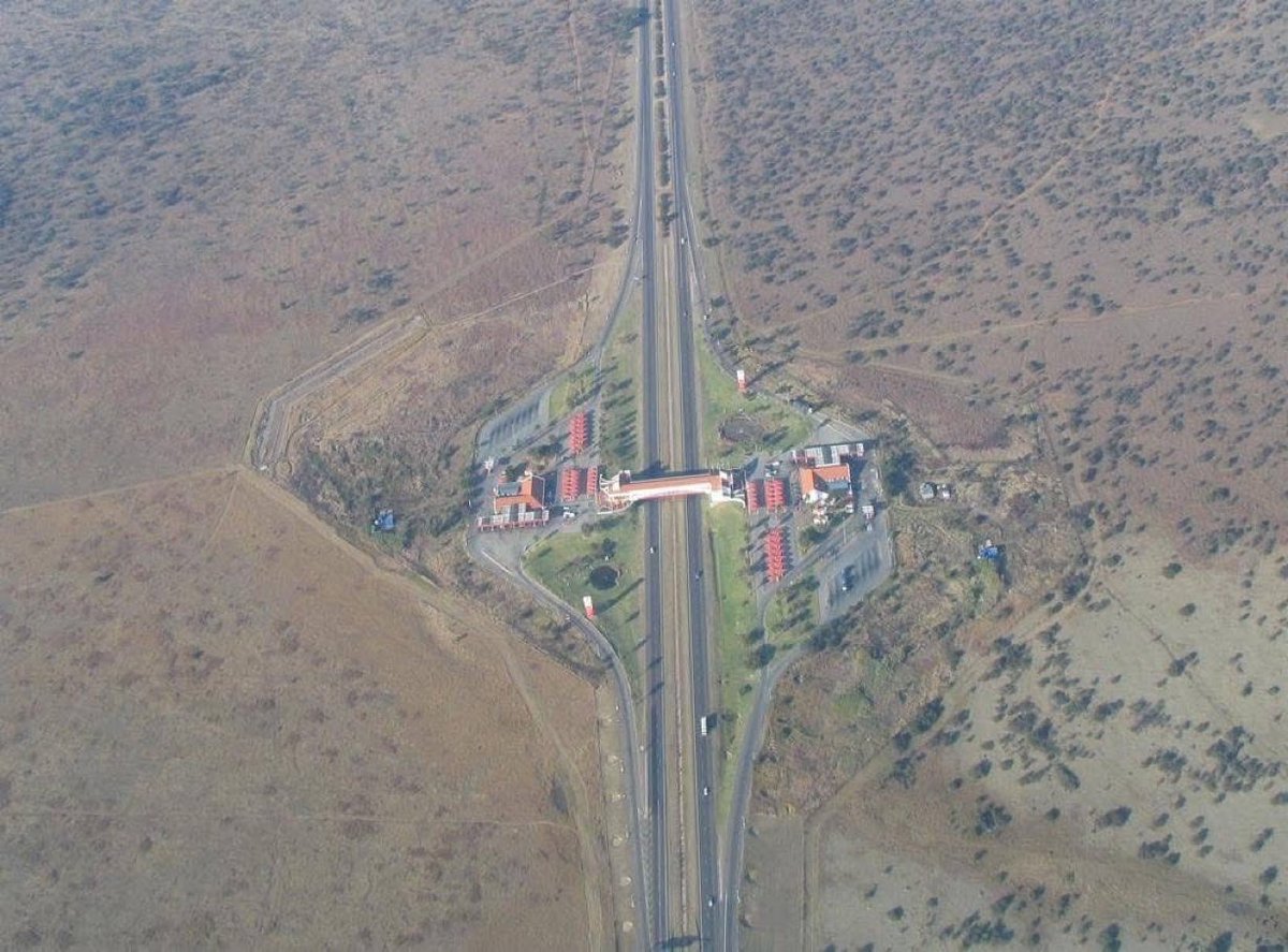 XekiHlongwane's tweet photo. 📍N1 Petroport Panorama Bridge Restaurant to Limpopo, South Africa 🇿🇦 https://t.co/RU2xGkMH4n