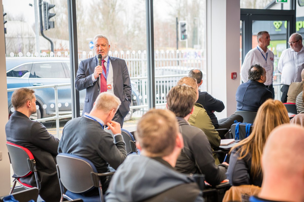 METCLOUD_com's tweet photo. From our "From Risk to Resilience" event: 

Q: How does #METCLOUD support #Google Apps users? 

A: We integrate with Google Workspace while ensuring secure, UK‑#sovereign compliance. https://t.co/dmR93cVRcy