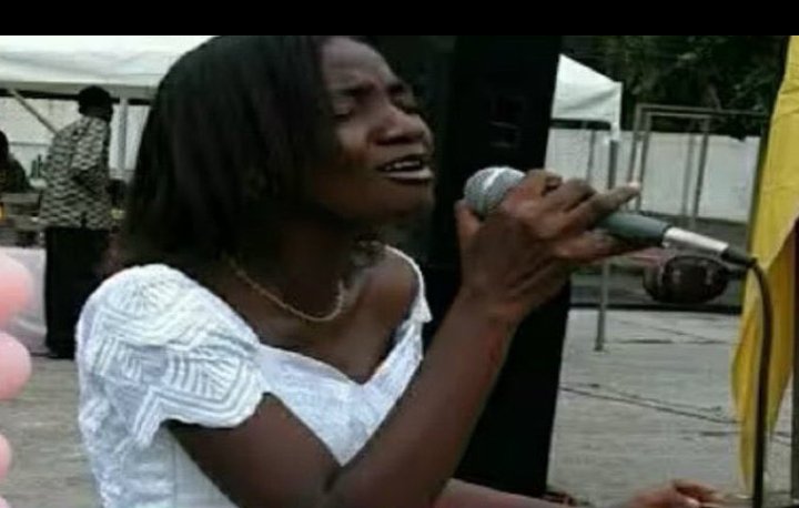 Simi: Do you know, how much i really need you
Four year old kid: Ma I'm just four
Simi: I can't wait for the day that i can finally kiss you