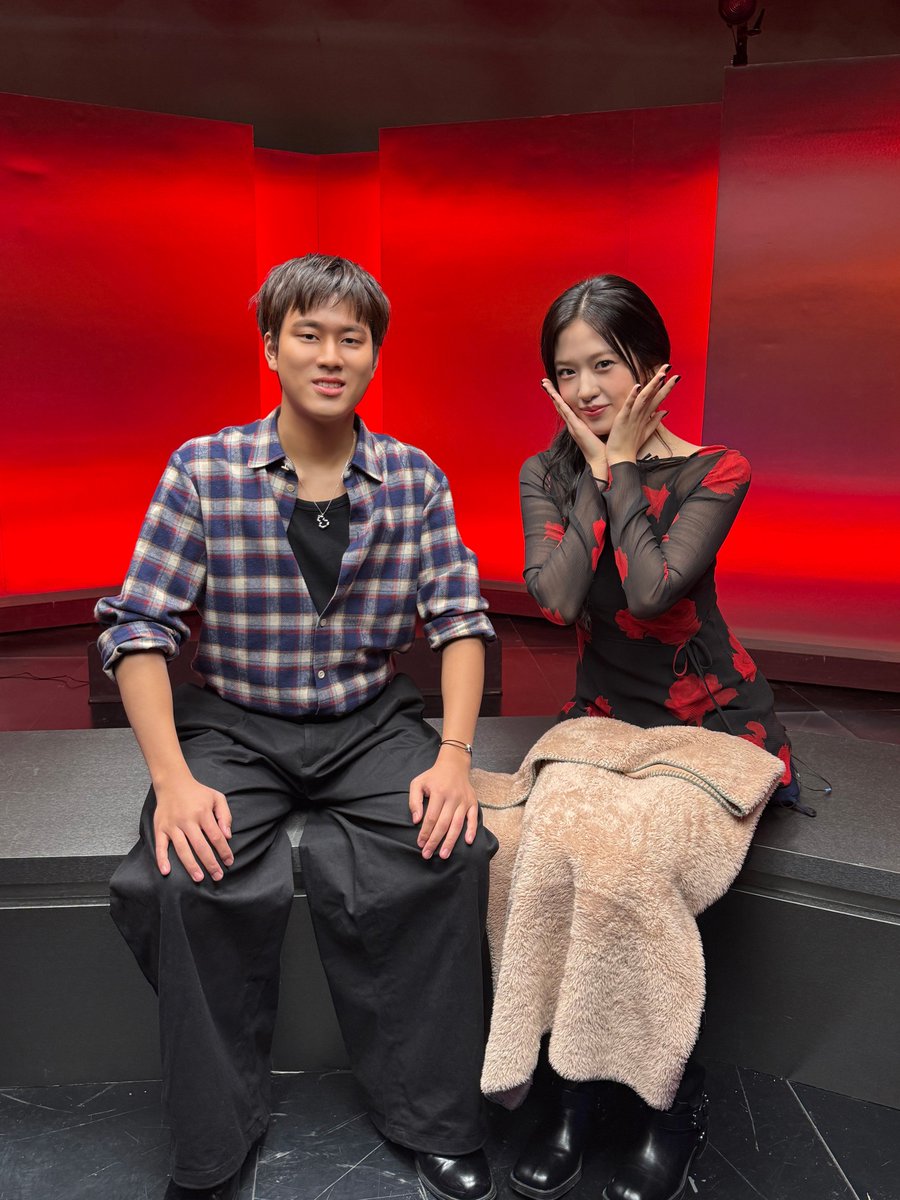 📸 
260224 #리무진서비스 완료 💕

스타, 디바, 매력적인 보이스톤 ❔
이거 유.지.니 밖에 못해 🤷‍♀️

댄스 할 땐 천둥 같은 보컬,
팝송까지 Perfect하게 말아주는
유진이만 사랑하게 될 거야 🌹❤️

#IVE #아이브 
#ANYUJIN #안유진 
#REVIVE_PLUS 
#BANGBANG #IVE_BANGBANG 
#BLACKHOLE #IVE_BLACKHOLE