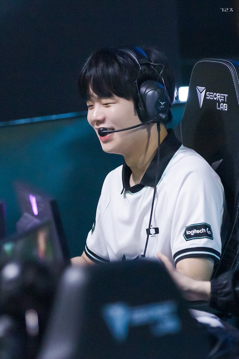 locked_JG's tweet photo. 260214 lck cup #DK 

일대일 져도 시우와 함께라면 행복해🌸(다소 의역
#스매쉬 #SMASH #신금재 https://t.co/YROTzUKR6O