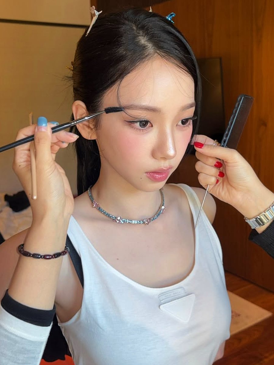 karina pics & loops tweet media