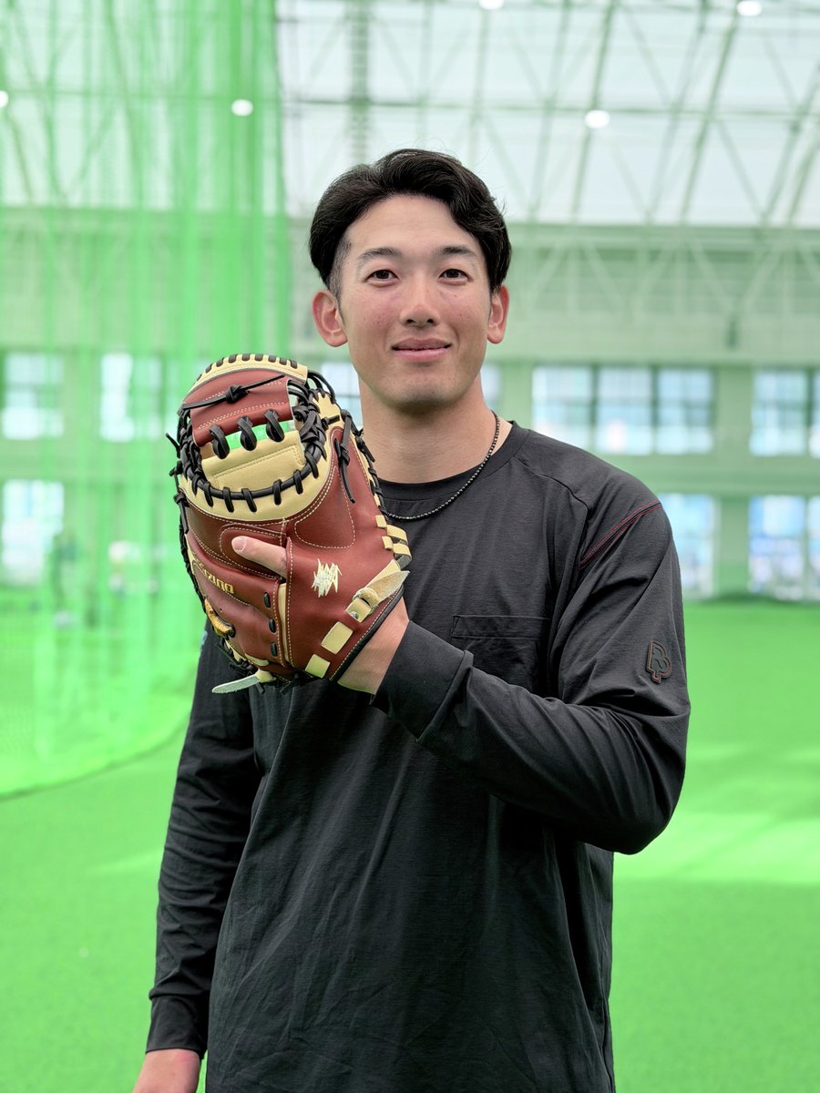 横浜DeNAベイスターズ山本祐大選手に 新しく納品したキャッチャー