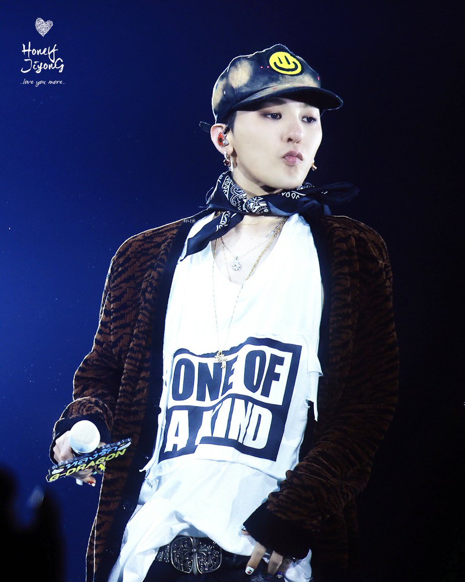 허니지용♡ tweet media