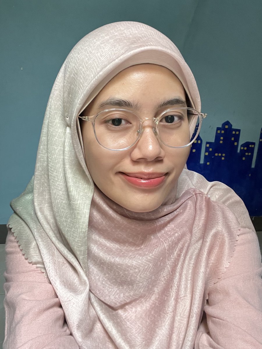 irwanyns's tweet photo. Gamau gatekeep aku nemu hijab ombre yg pattern+warnanya CANTIK POLL 😭🌷

Effortless rapinya, gampang diatur, pluss tegak paripurna 💯 https://t.co/RpG04jN45R