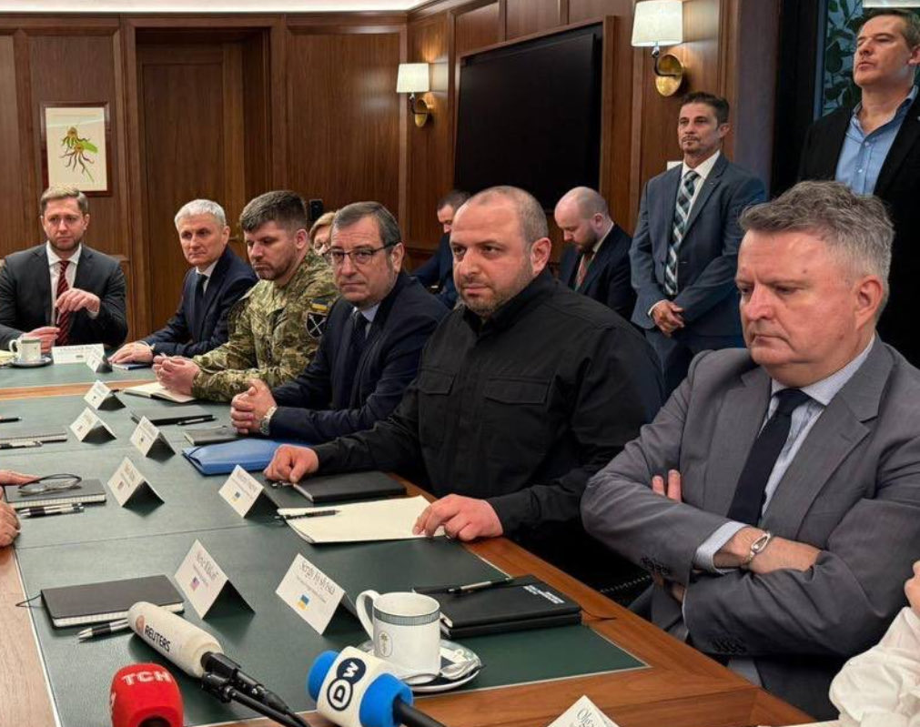 Since last fall, Ukraine has stopped sharing intelligence with the U.S. That after it was discovered that it was being passed on to the Russians. Since then, the Russians have been in retreat.