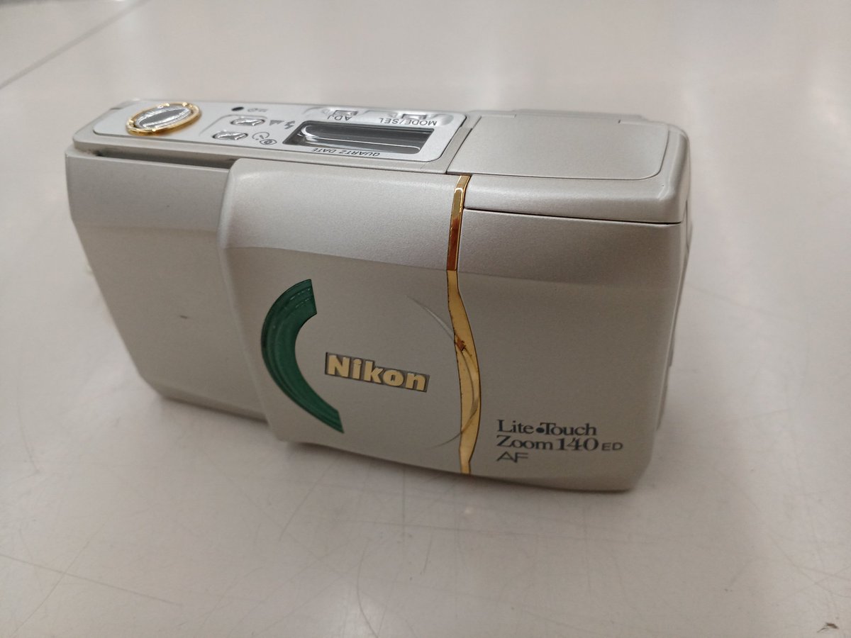 皆さん、こんばんは。 今日は、ファイルカメラを紹介します。 Nikon