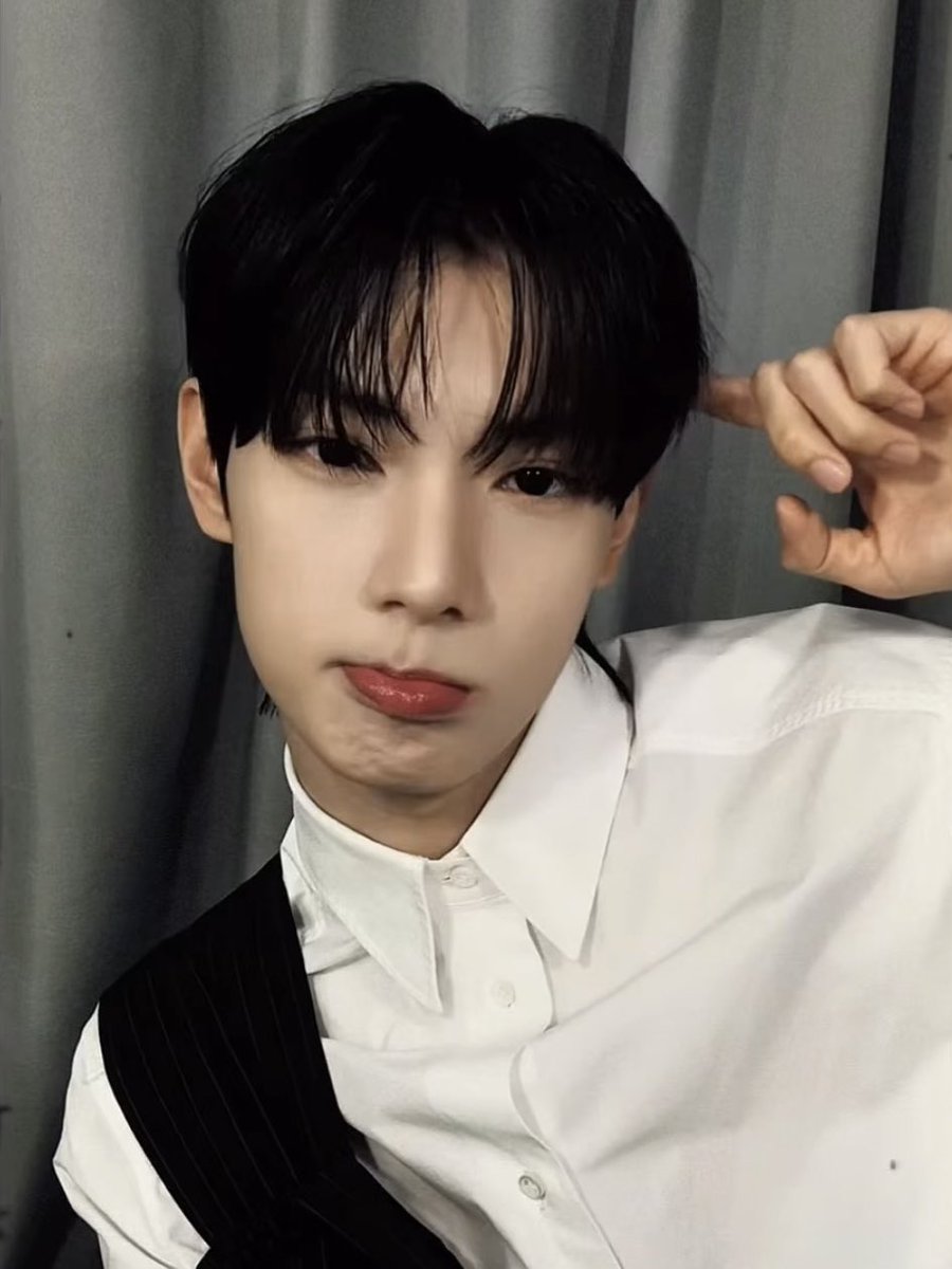 룽이 tweet media