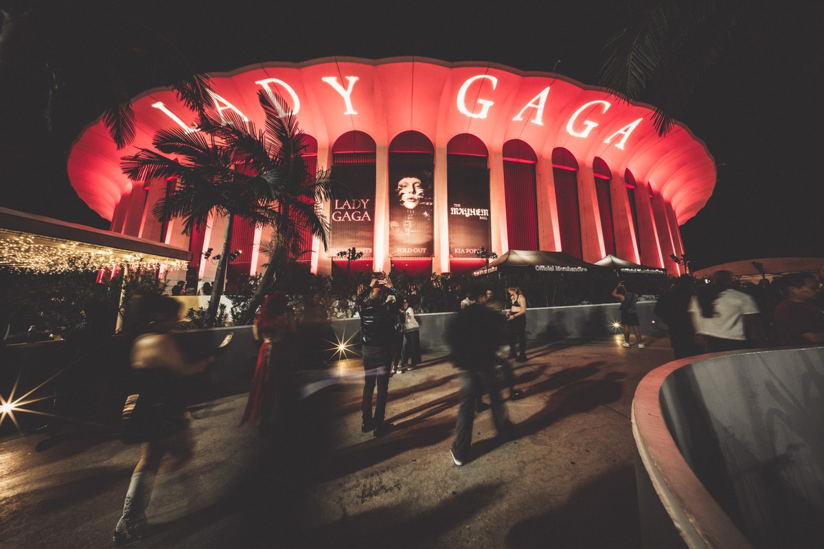 THE FINALE. 💥
@LadyGaga | The MAYHEM Ball

(📸: @TimothyNorris / Kia Forum Photos)