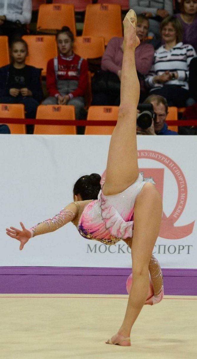 SportsMuses's tweet photo. Perfection ❤️ https://t.co/BnReaJ5hzQ #sports #beauty #skills #grace https://t.co/iMQ0yPnFB8
