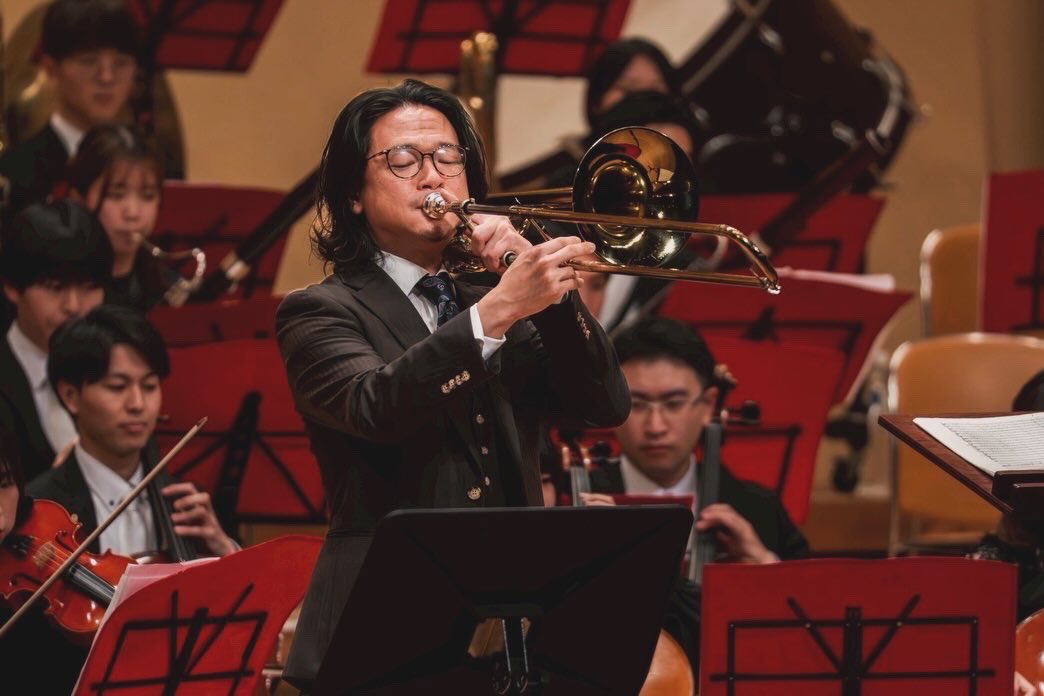 Wolverine_kkbr's tweet image. ソリストとして鹿児島大学オーケストラとコンチェルトを演奏した時のお写真が届きました。

アンコールの最後の一音までオケの皆様とお客様と共に音楽を分かち合えたこと嬉しく思います。

#solist
#trombone
#orchestra
#鹿児島大学