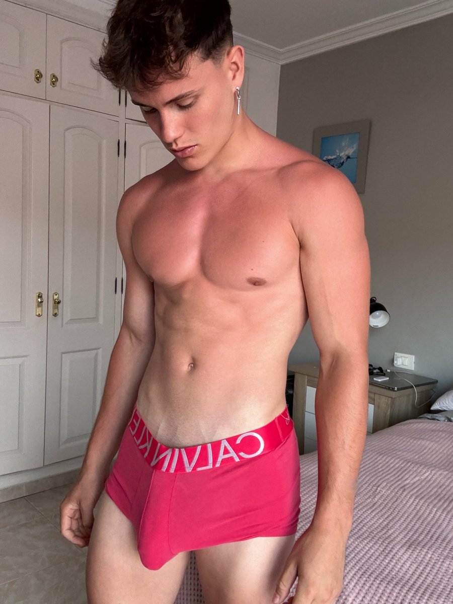 Retweet if you’re 🏳️‍🌈 too