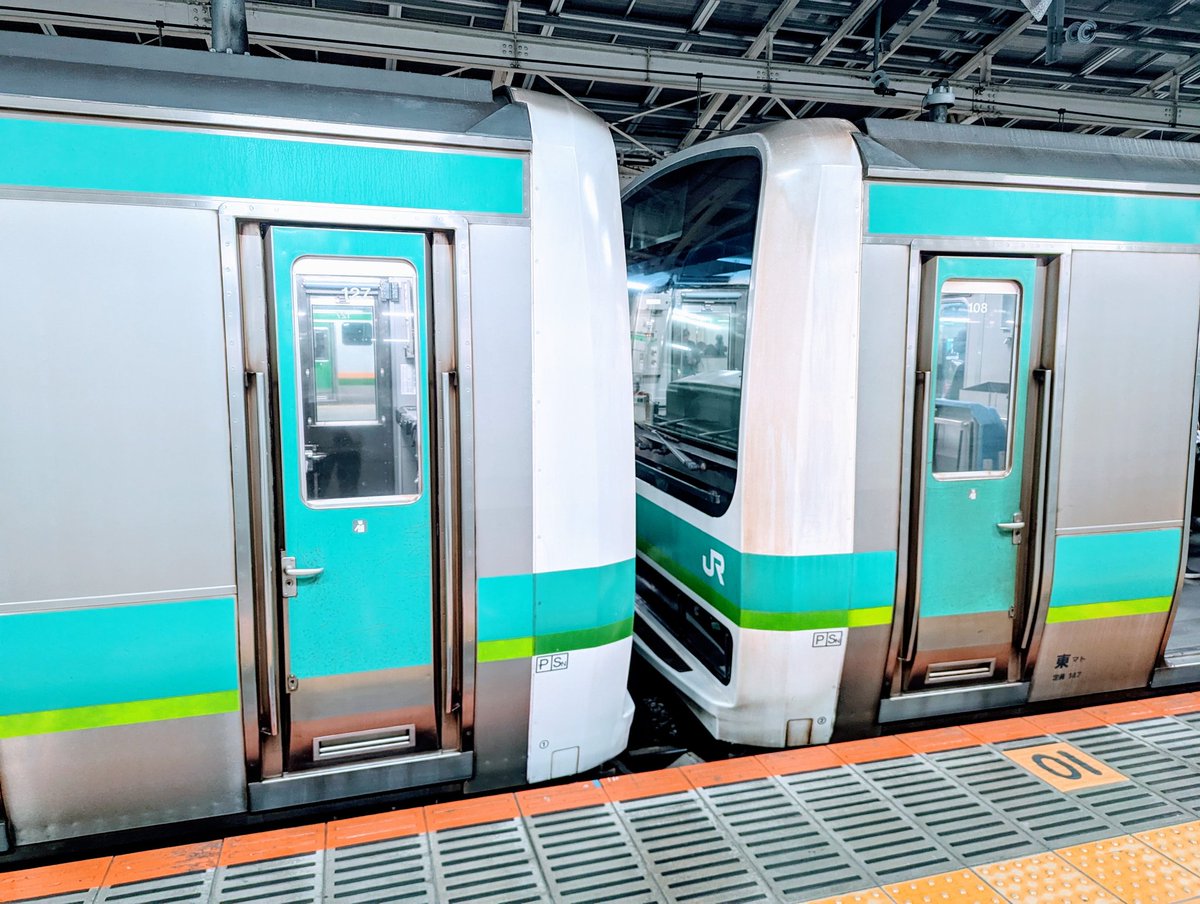 ん？若干全面計上違うのかな？🤔 常磐線快速E231系