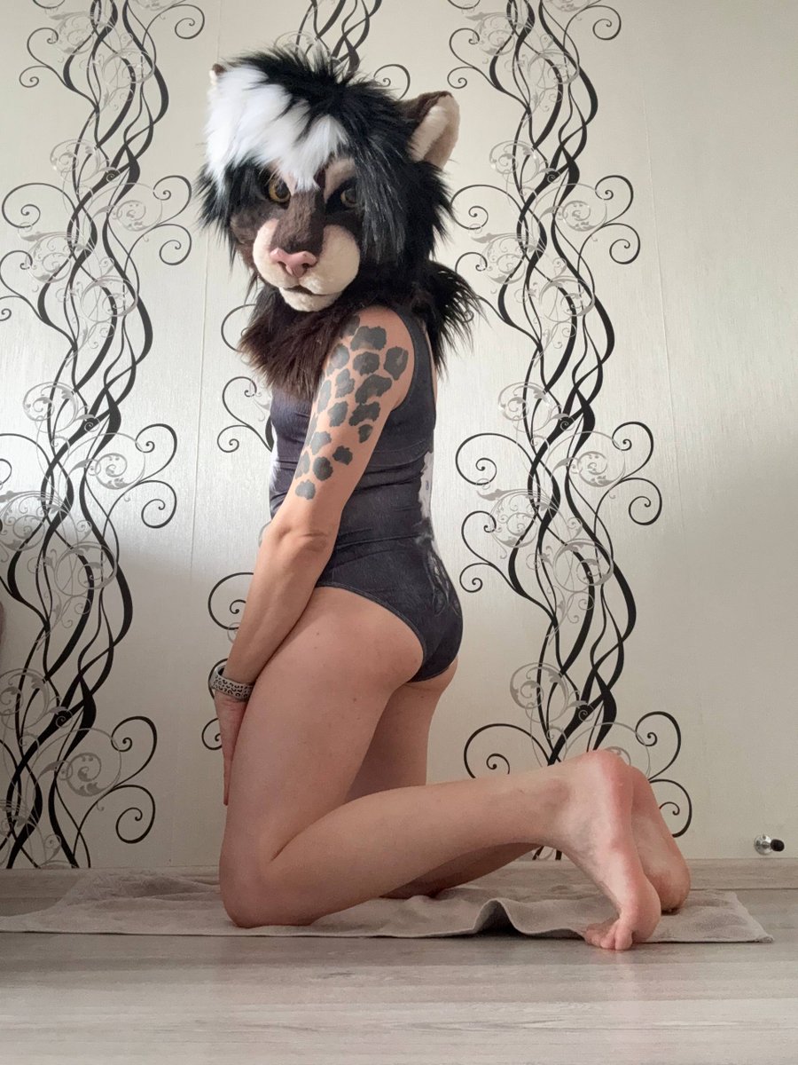 SnowyKittyAD1's tweet photo. Shy kitty #femboy #furry #fursuit #murrsuit #chastity #snowykitty #spottcat https://t.co/UZVoA378ZO