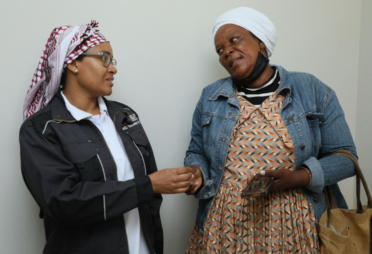GP_DHS's tweet photo. 📍 Ekurhuleni

Smiles, tears of joy and life-changing moments as Premier Panyaza Lesufi, MEC Tasneem Motara and Executive Mayor Nkosindiphile Xhakaza handed over homes to beneficiaries at the Chief Albert Luthuli Mega Project.

🔑 Keys handed over.
🏡 New beginnings unlocked.

This is what restoring dignity looks like.

#RestoringDignity #ServiceDeliveryInAction #SiyezaNakuwe